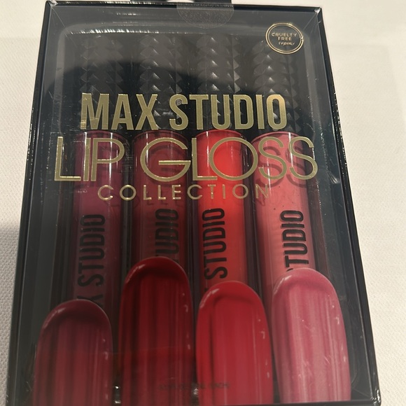 Max Studio Lip GlossCollection with 4 cruelty free lip gloss. - Picture 2 of 3
